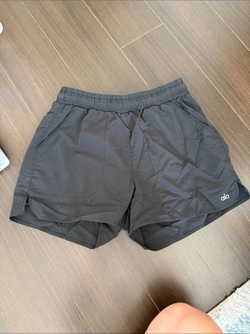 ALO Yoga Black Alumni Shorts, Small